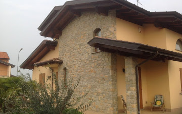 Rivestimento Villa con la Pietra di Credaro con lavorazione classica